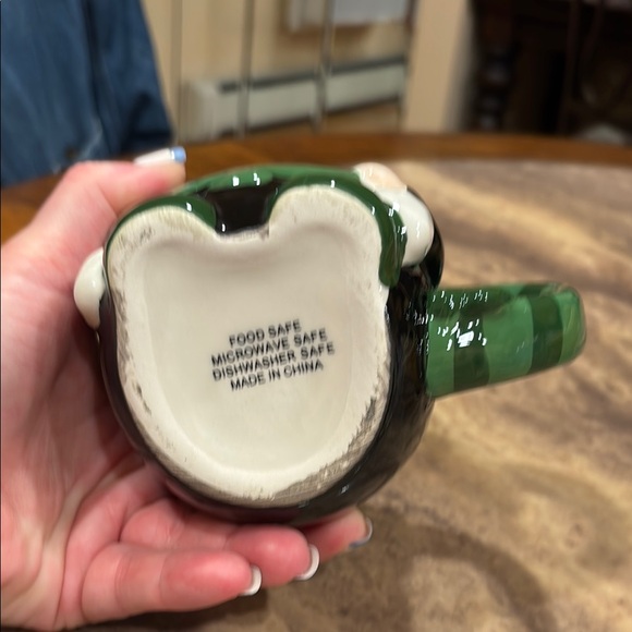 Gnome with Shamrock Mug 
Adorable Irish Accent 
Excellent Condition - Picture 9 of 9